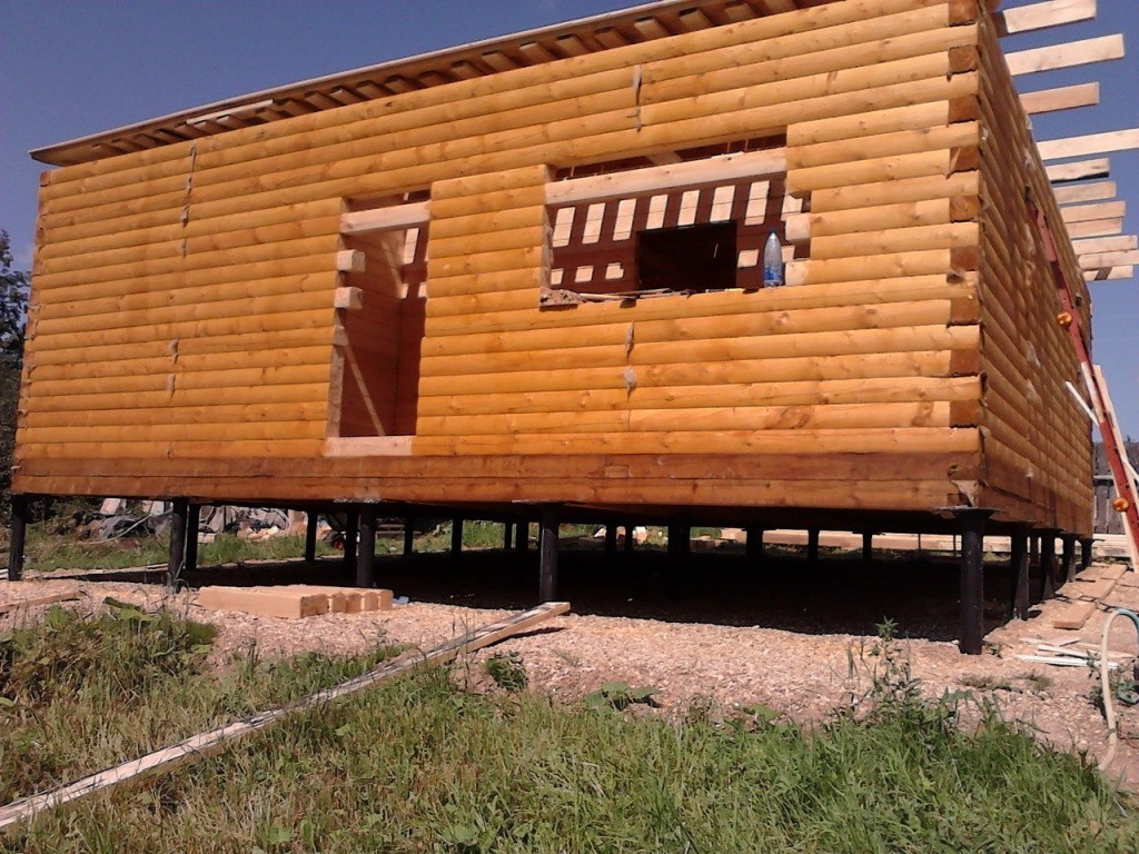 монтаж венцов дома из бруса